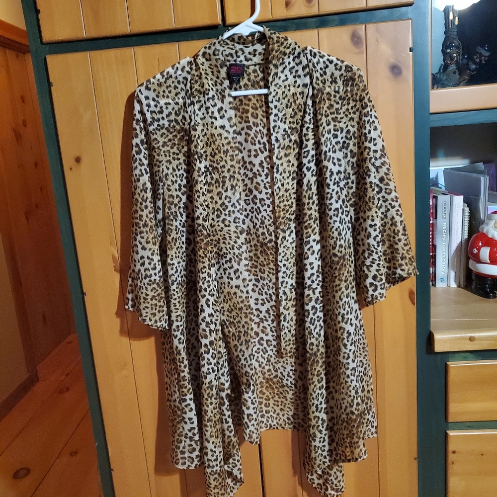 2B Bebe leopard print shawl cover up